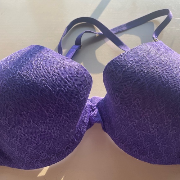 Victoria secret 34DD - Picture 5 of 6